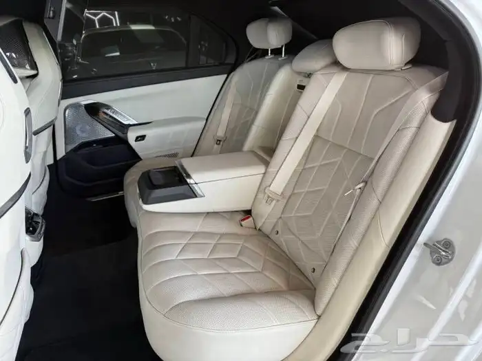 بي ام دبليو 2023 760i xDrive (يتوفر تمويل) (3 صيانات مجانية) 9