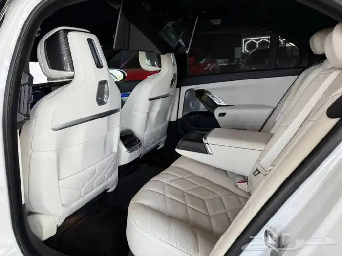بي ام دبليو 2023 760i xDrive (يتوفر تمويل) (3 صيانات مجانية) 8