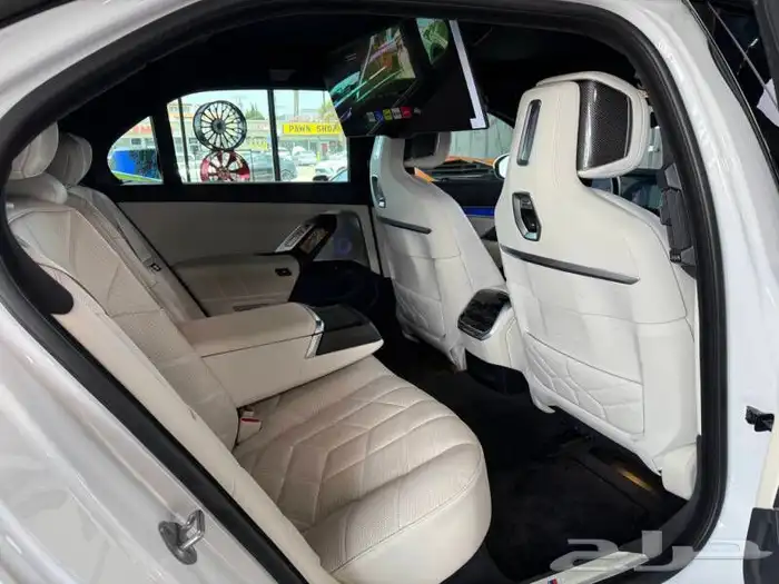 بي ام دبليو 2023 760i xDrive (يتوفر تمويل) (3 صيانات مجانية) 7