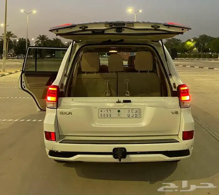 جيب لاندكروزر GXR 2018 11