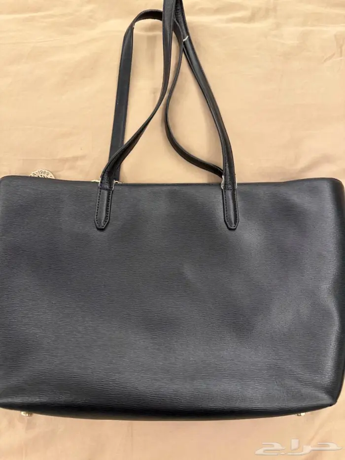 شنطة DKNY اصليه لون اسود 1