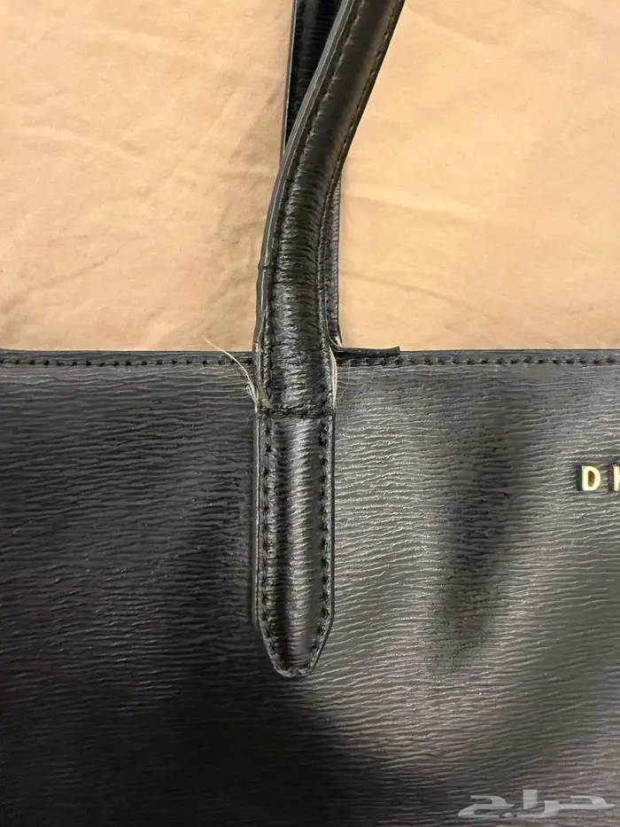 شنطة DKNY اصليه لون اسود 2