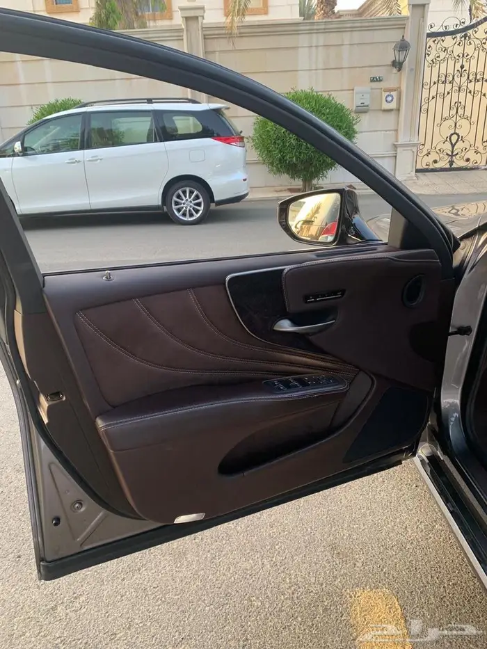 ليكزس 2019 LS500 18