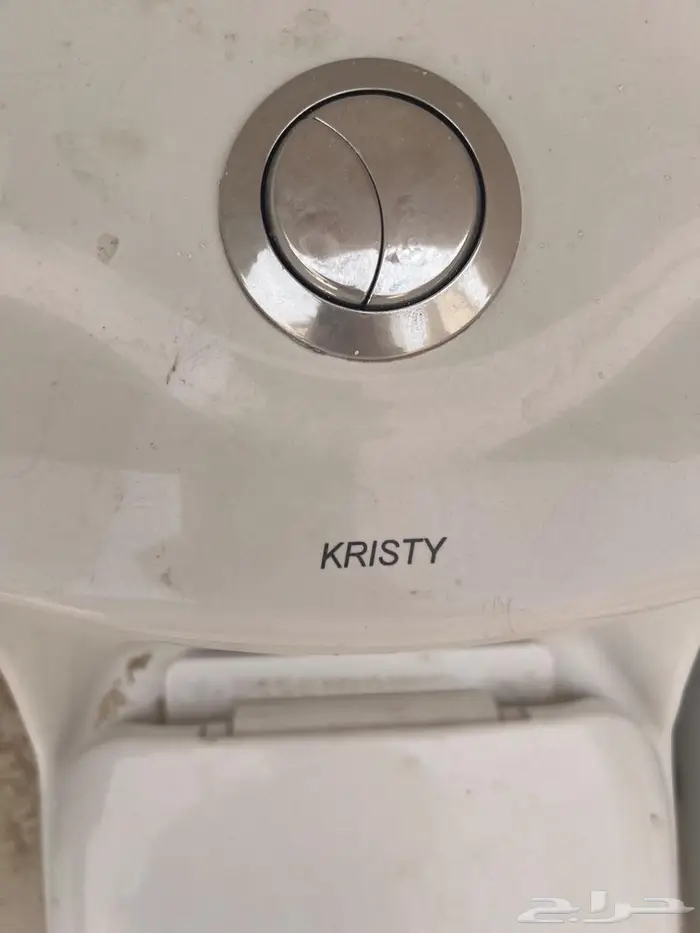 للبيع كراسي دورة مياه مع 3 مغاسل وخلاطات 2