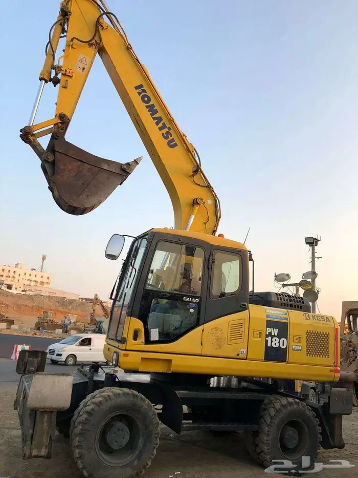 بوكلين كوماتسو180 كفرات موديل 2007 معرض رواد 2
