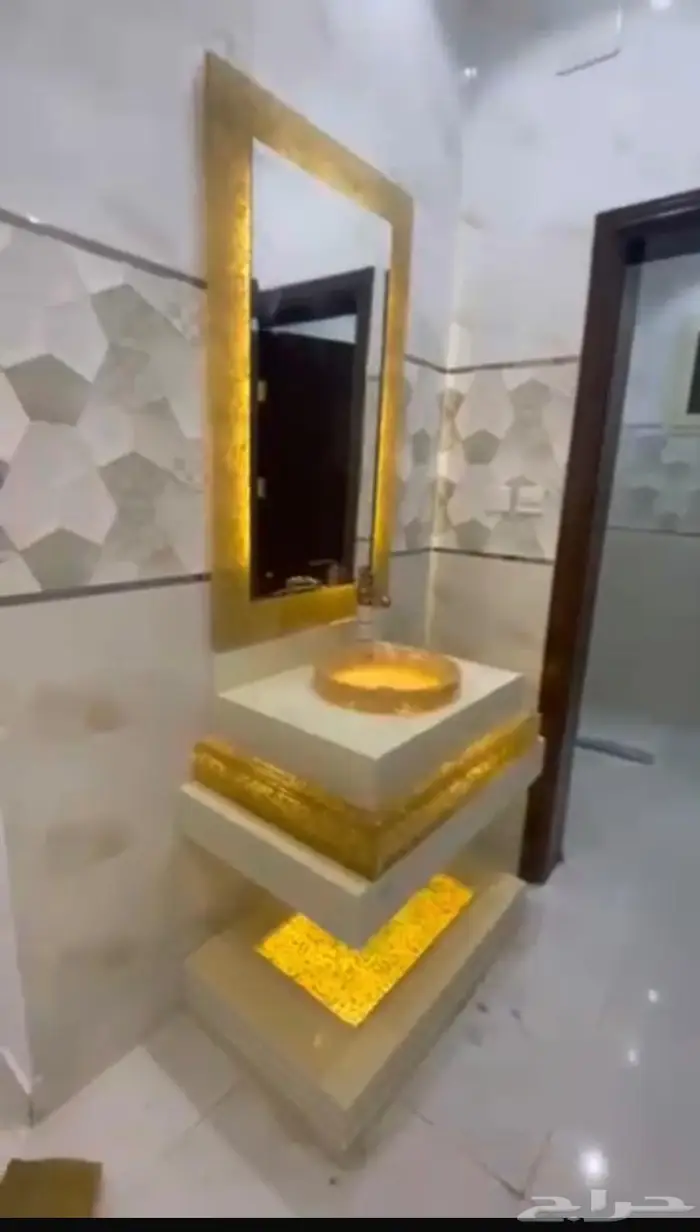 للبيع شقة المصيف ارضي 6 غرف وصاله 11