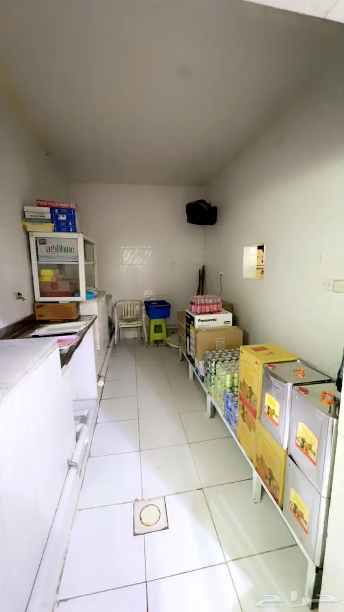 بوفيه للوجبات السريعه للبيع والتقبيل 4