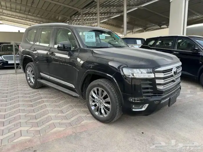 تويوتا لاندكروزر GXR L4 بنزين 2025 - اسود 18