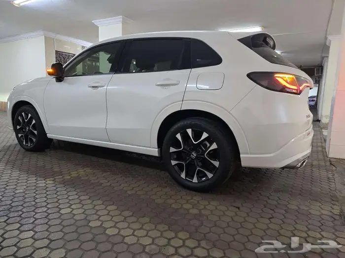 هوندا ZRV فل كامل EX 2023 4