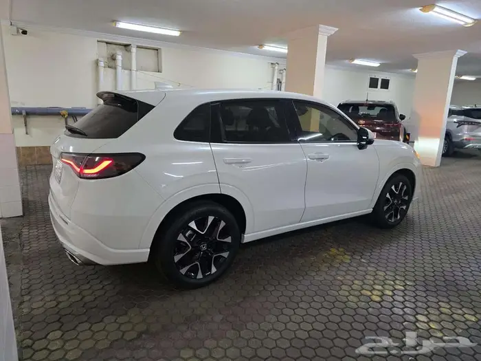 هوندا ZRV فل كامل EX 2023 5