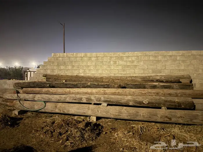 خشب اعمدة كهرب 0