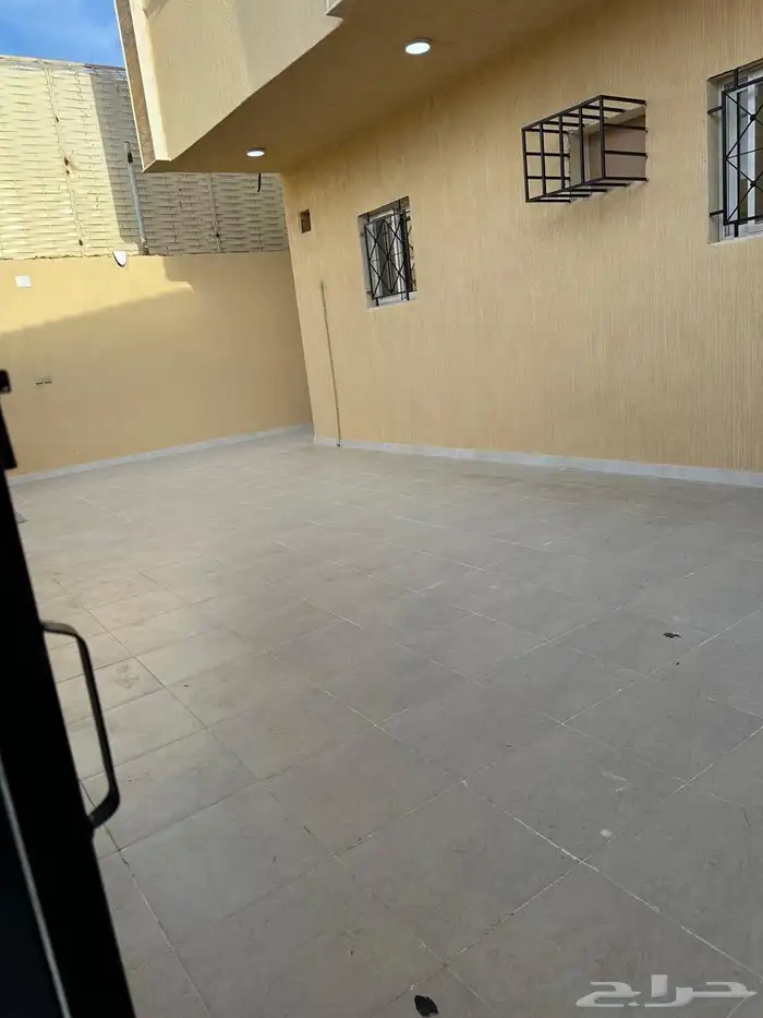 شقه للبيع عباره عن دور 2