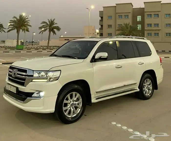 جيب لاندكروزر GXR 2018 2