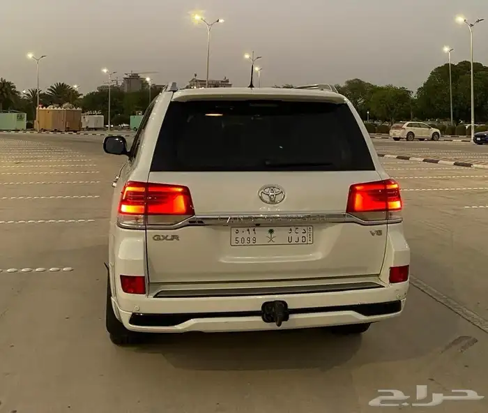 جيب لاندكروزر GXR 2018 4