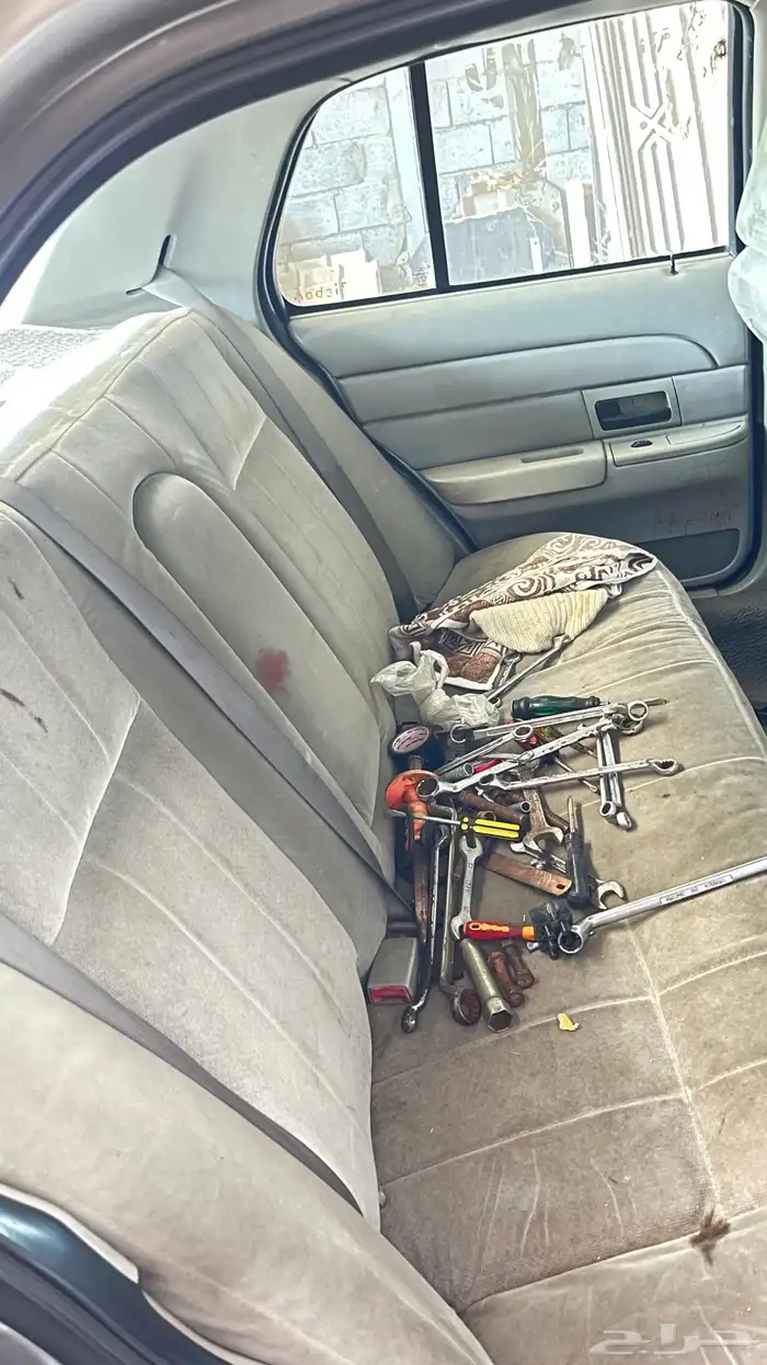 للبيع قطع فورد فكتوريا موديل 2005 5