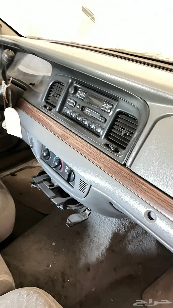 للبيع قطع فورد فكتوريا موديل 2005 10