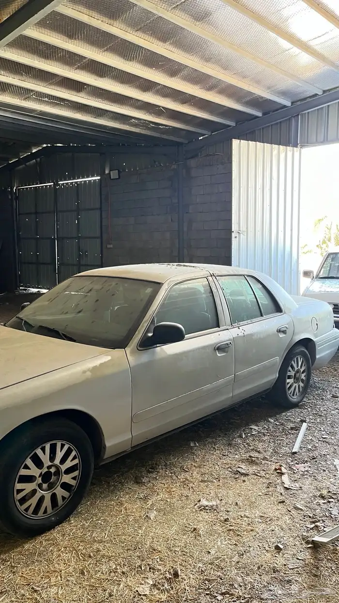 للبيع قطع فورد فكتوريا موديل 2005 1