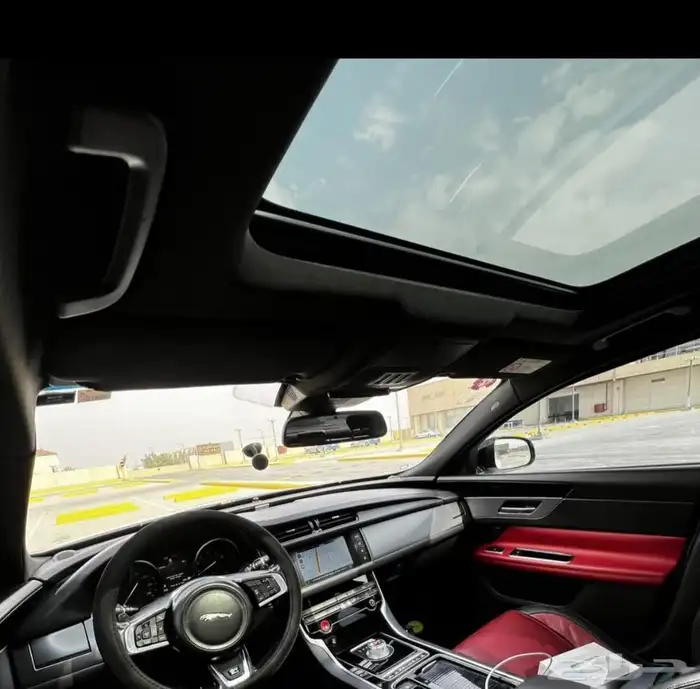 جاكور 2016 XF R 8