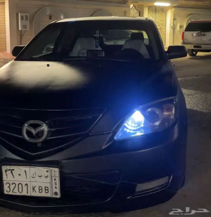 سيارة مازدا 3 هاتشباك فل كامل استخدام نظيف 12