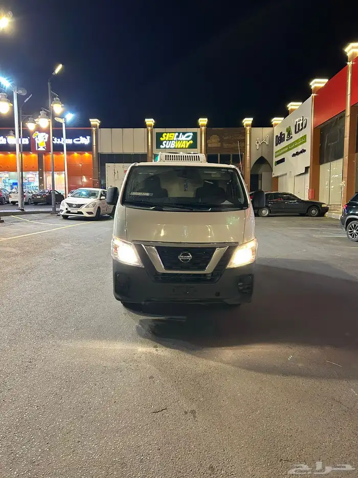 باص نيسان ثلاجه نظيف ديزل 1
