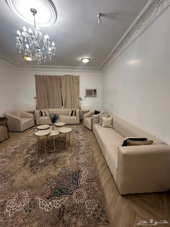 كنب مجلس في حاله مقبوله 3