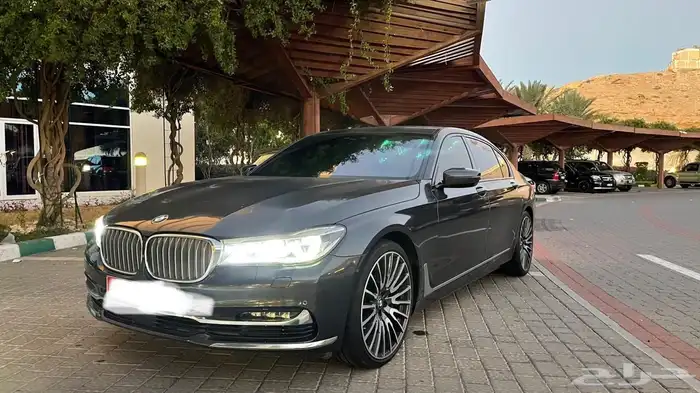 لوحات دبيBMW 750 2017 0