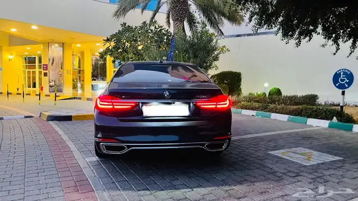 لوحات دبيBMW 750 2017 2