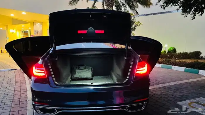 لوحات دبيBMW 750 2017 3