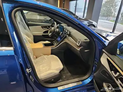 C300 AMG 2024 جديدة فل كامل اوف وايت 6