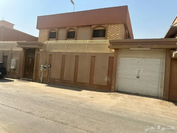 للبيع فيلا دور ارضي وشقتين حي السويدي 0
