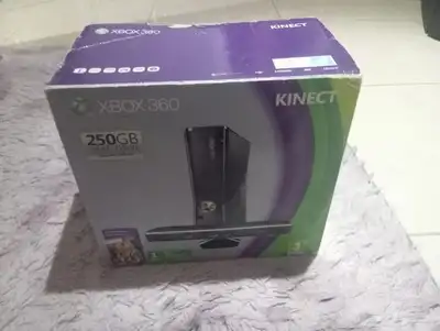 عندي جهاز xbox 360 مخزن لم يستخدم كثير 2