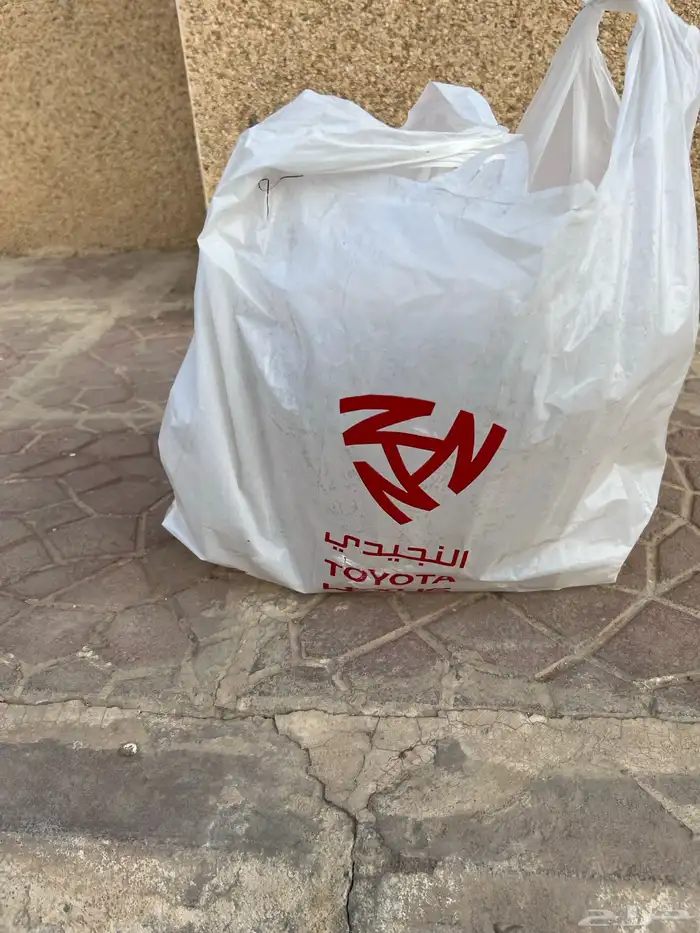 للبيع قطع غيار تايوتا 0