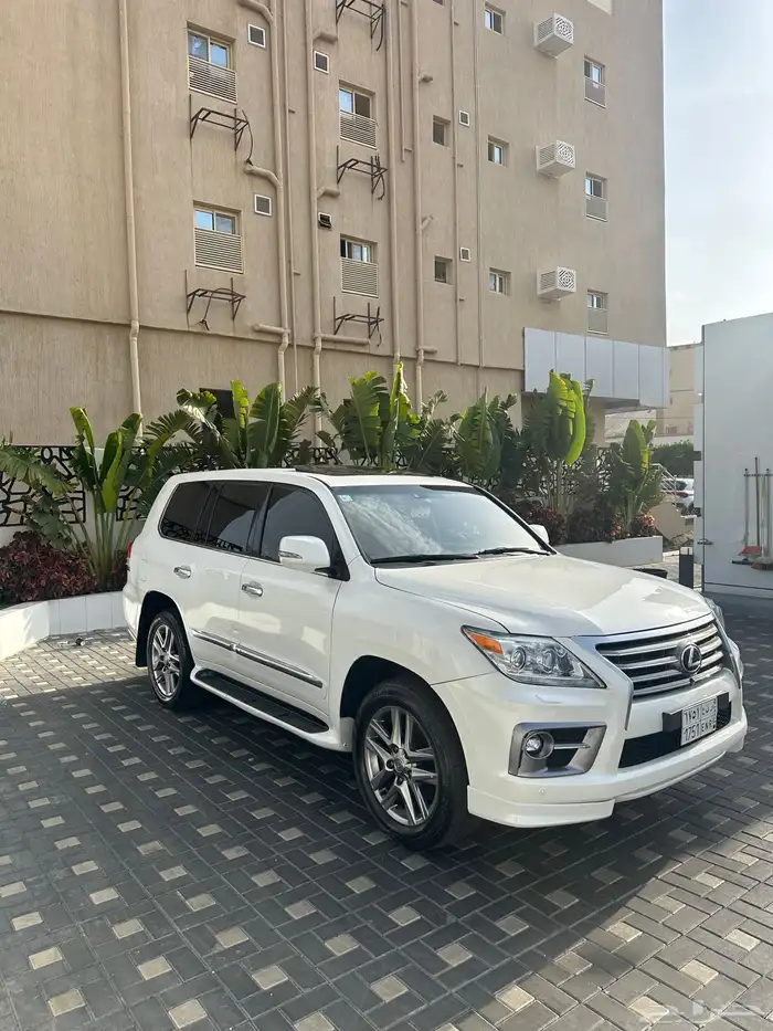 صالون لكزس LX 2013 تم البيع تم البيع الله يبارك لراعيه 2