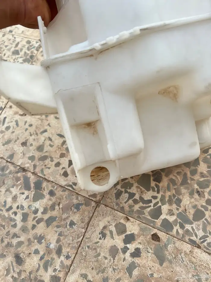 قربة ماء مساحات اصليه كامري 2001 0