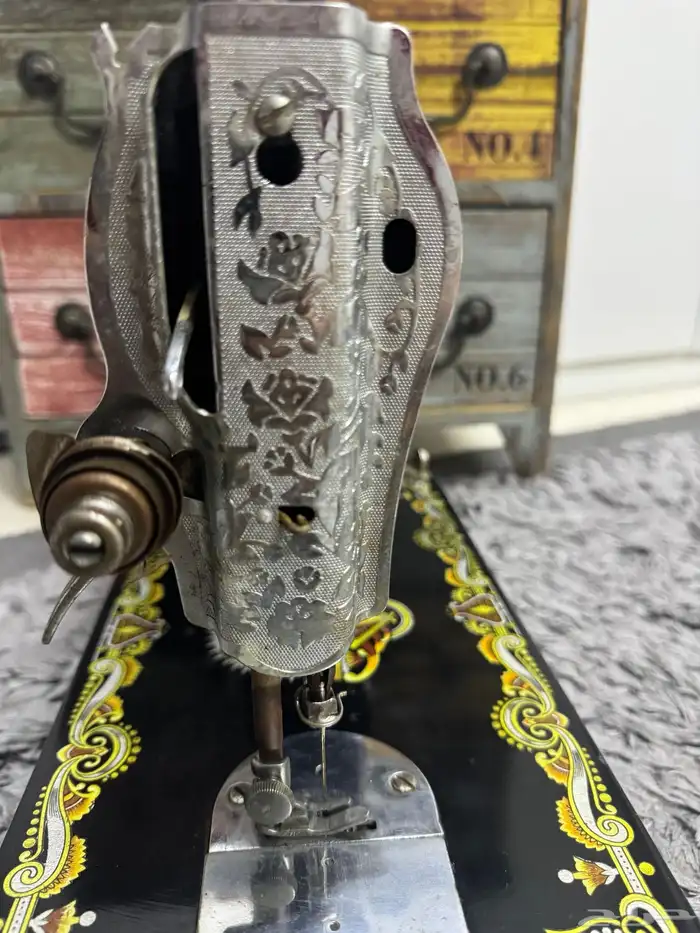 مكينة خياطة قديمة تراثية 8