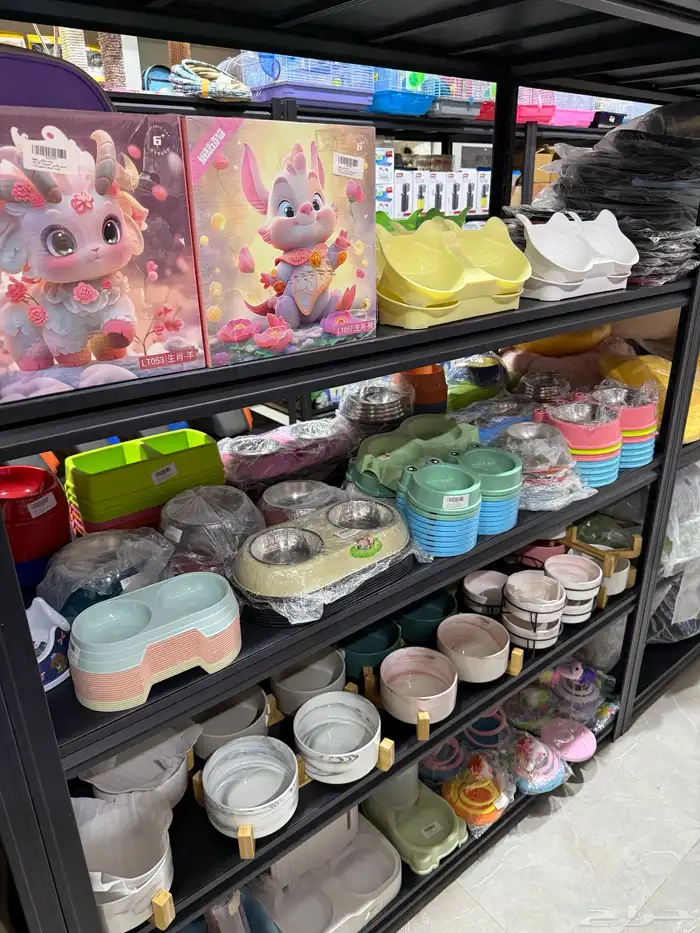 يوجد لدينا مستلزمات واكسسوارات قطط واسماك وطيور وكلاب 13