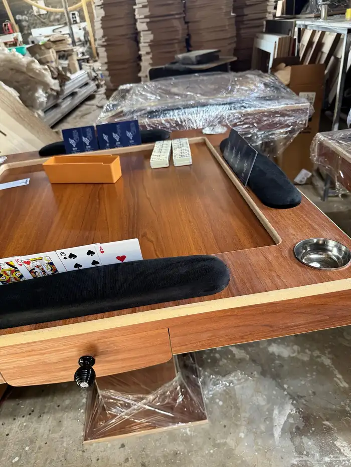 طاوله لعب 4 في 1 بلوت و جاكارو وضومنه و كيرم 1