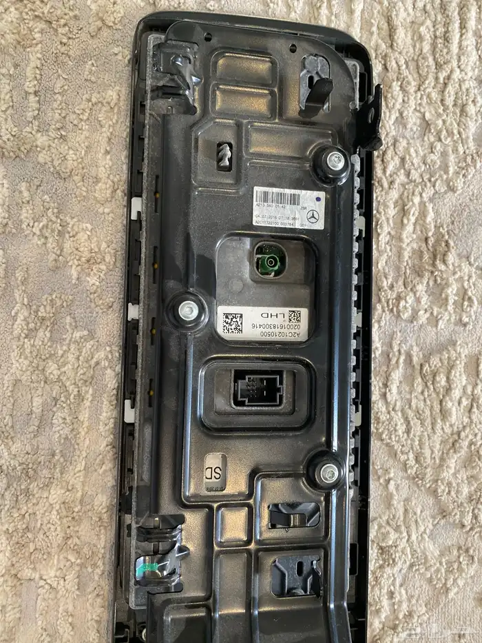 شاشة مرسيدس وكاله E class 3