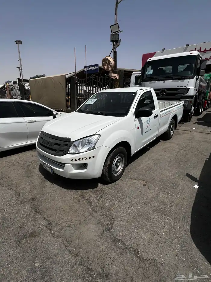 حراج معرض رائد للسيارات والشاحنات 9