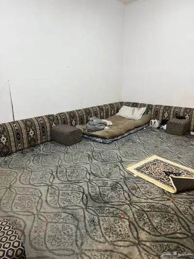 مجموعة اثاث ومجالس واسرة ولوح وستاير للبيع 8