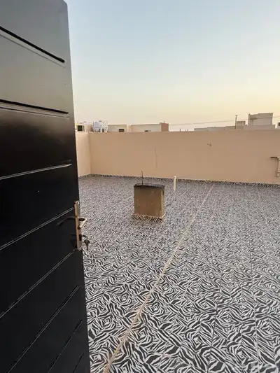 للبيع بيت دور وشقه جديد بحي الروضه (الياسمين) 54