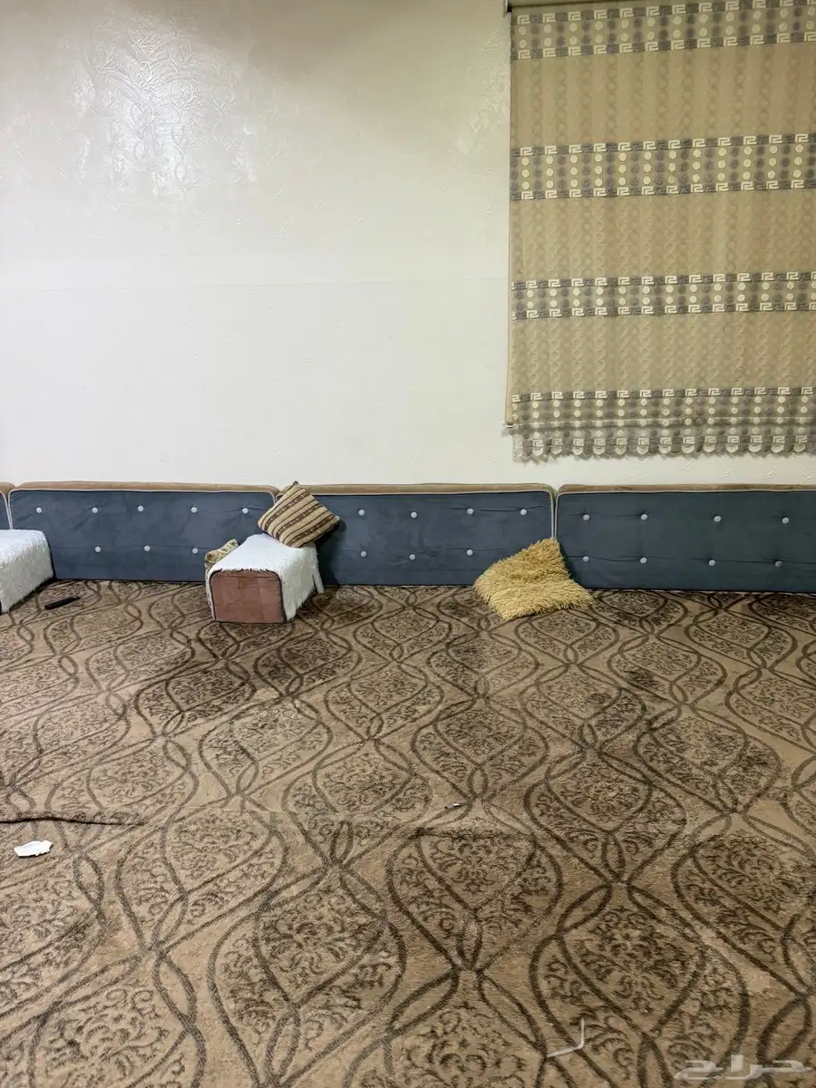 مجموعة اثاث ومجالس واسرة ولوح وستاير للبيع 34