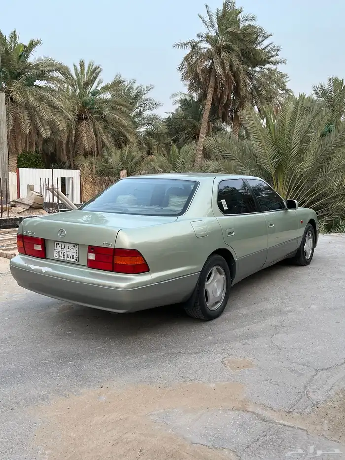 للبيع لكزس 400 LS 22