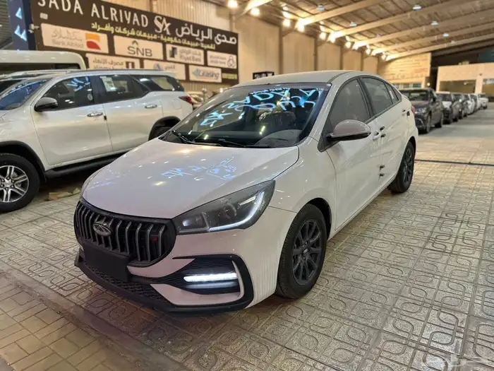 شيري اريزو 5 كمفورت 2025 ضمان 6 سنوات او 200 الف كليو 0