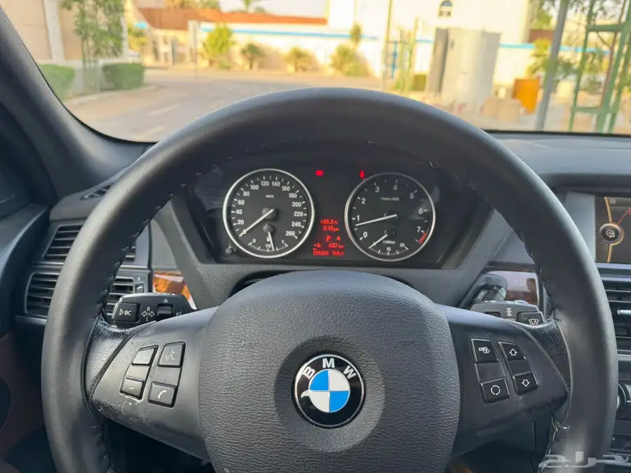 BMW X5 نظيف جدا للبيع 4