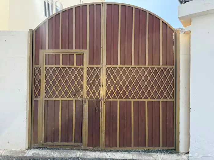 باب حديد خارجي بحاله جيده 0