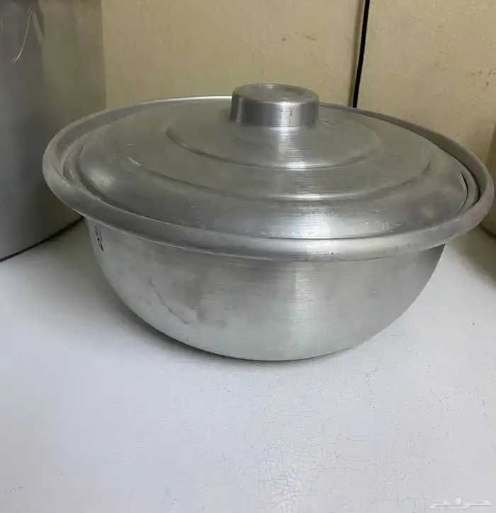 قدر ومقلاة 0