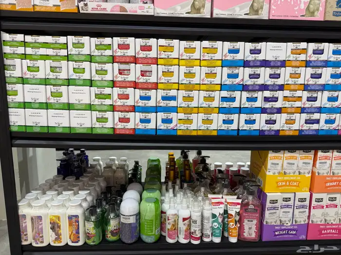 يوجد لدينا مستلزمات واكسسوارات قطط واسماك وطيور وكلاب 0