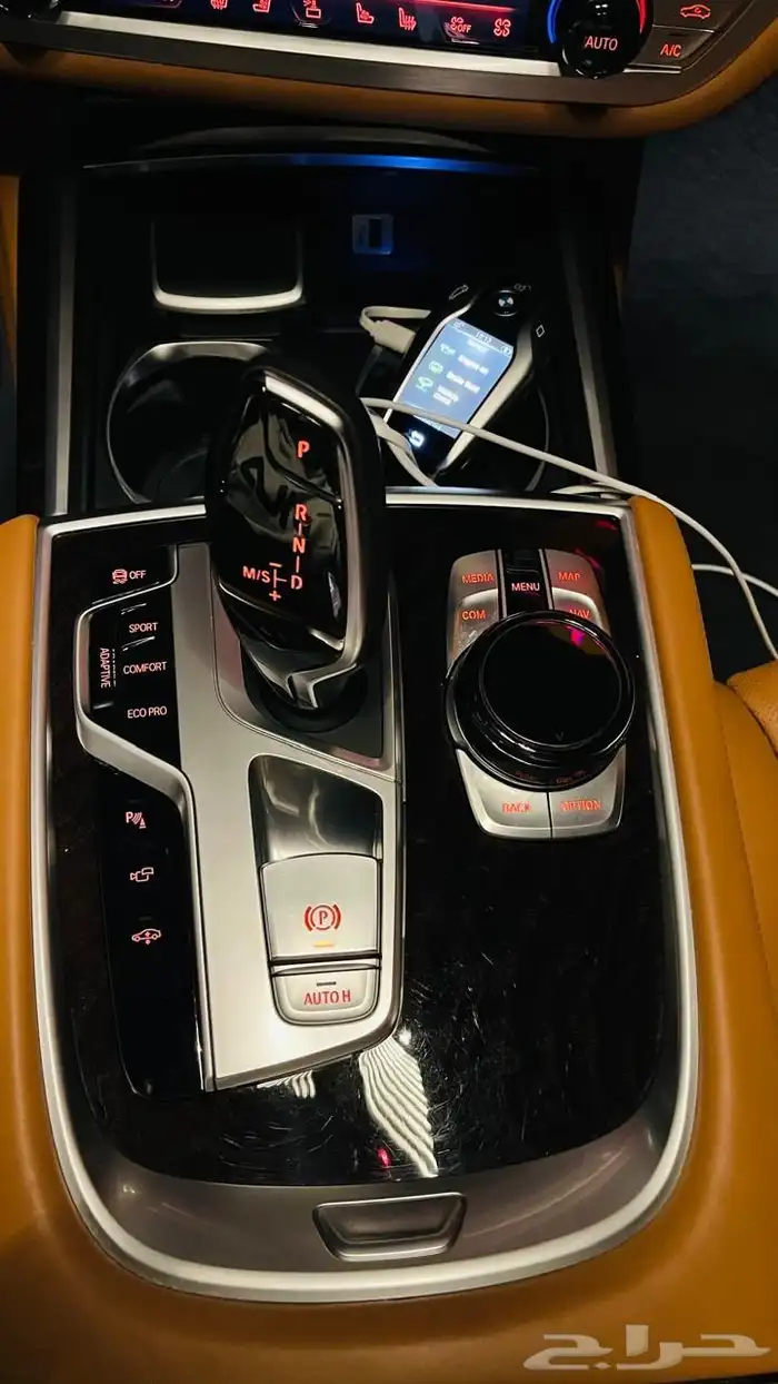 لوحات دبيBMW 750 2017 4