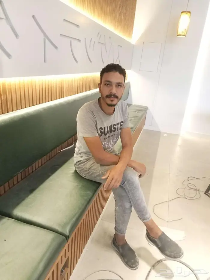 كهربائي منازل ومحلات تجارية وكل أعمل الصيانه 0